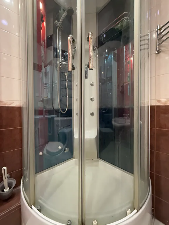 Тут хорошо на Сурикова