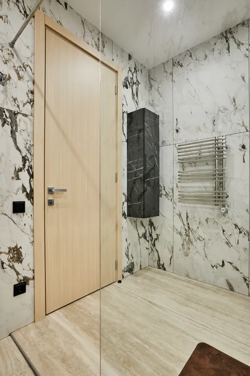 Полулюкс с кроватью размера king-size и видом на озеро