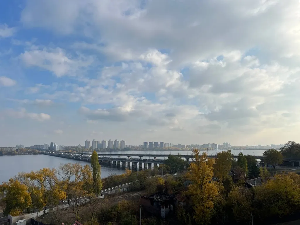 Стильная квартира-студия с видом на водохранилище