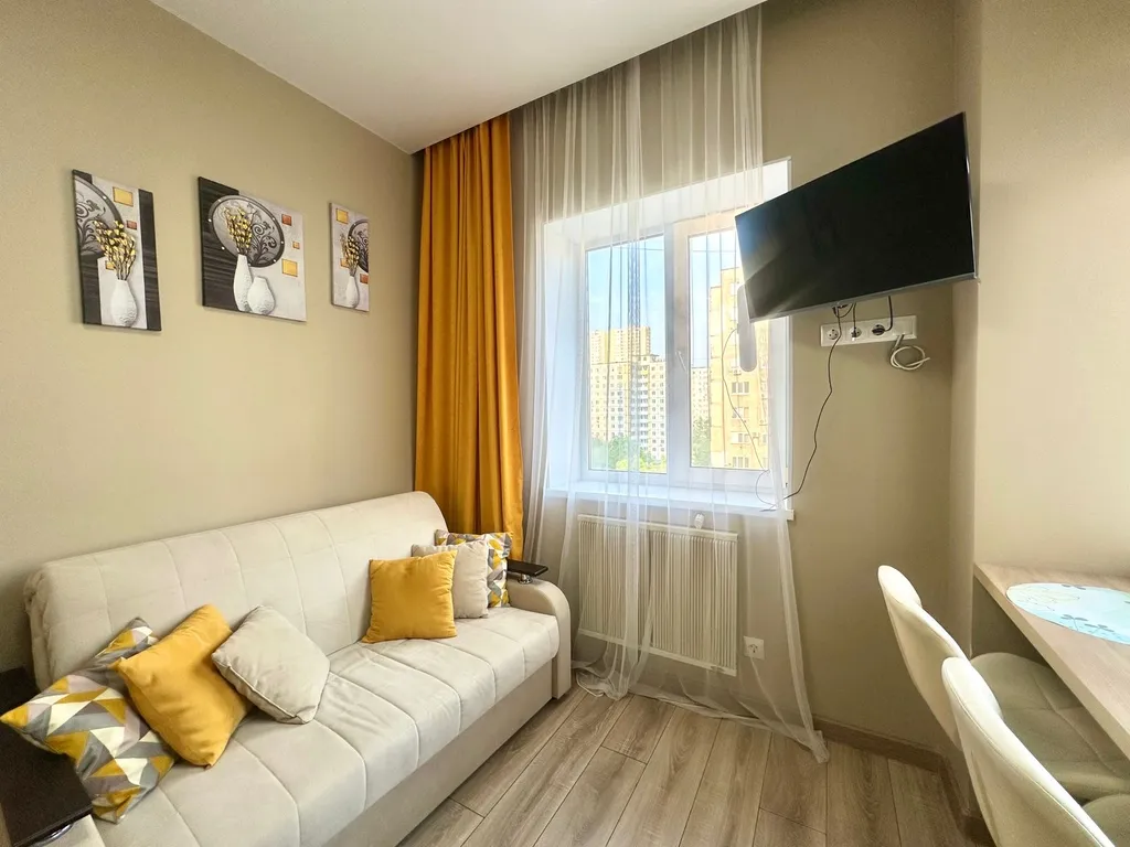 Апартамент с двумя окнами в топовой локации рядом с морем