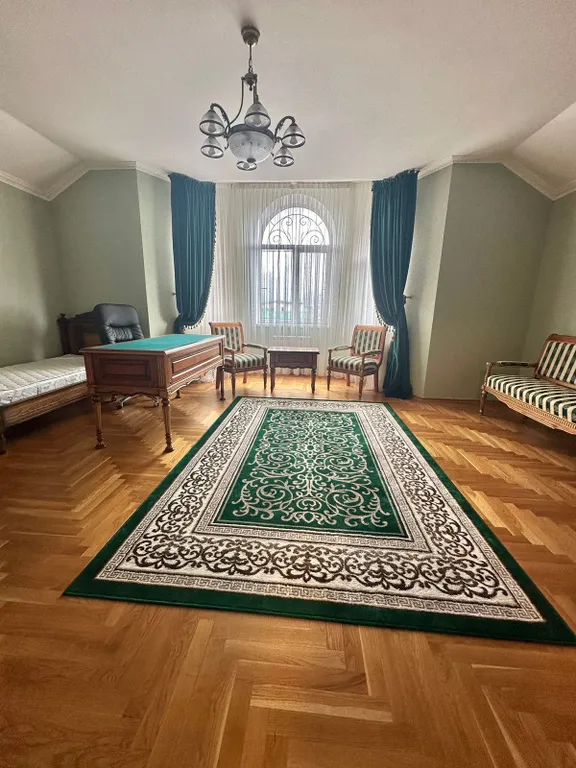 Гостиный уютный дом