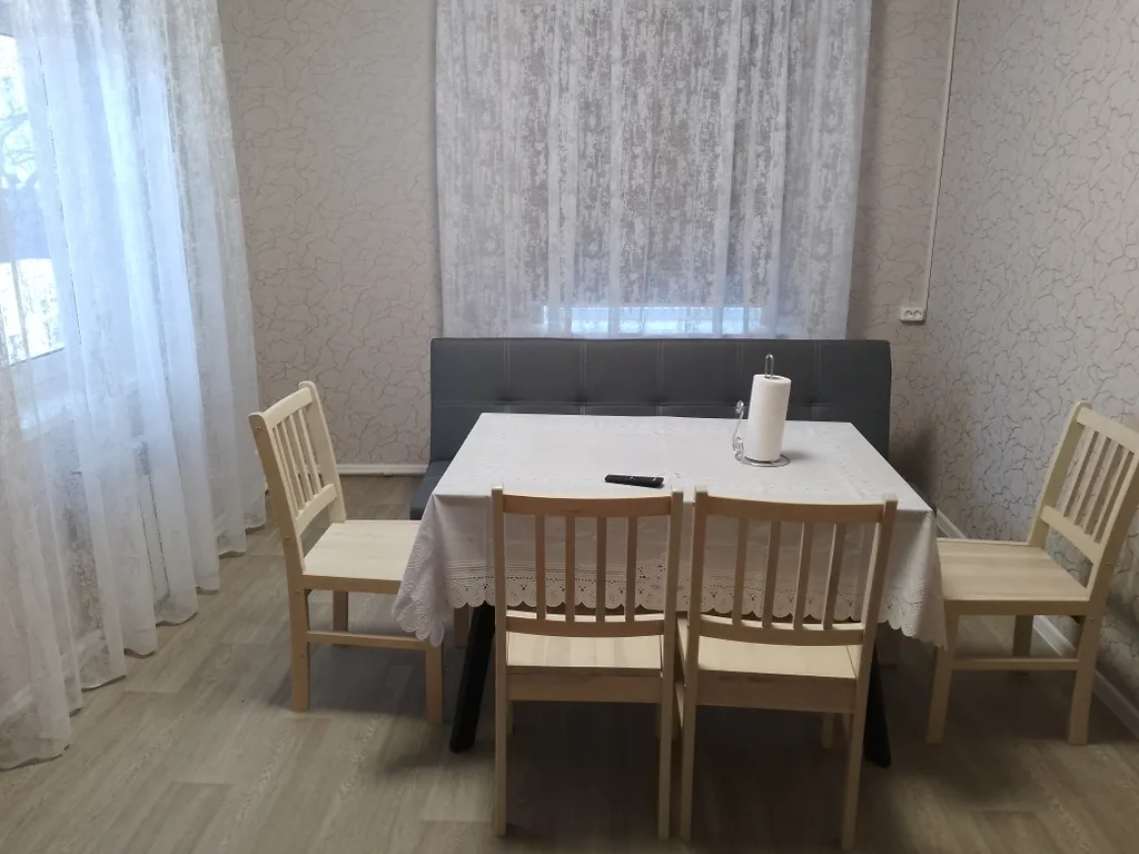 Дом с видом на монастырь