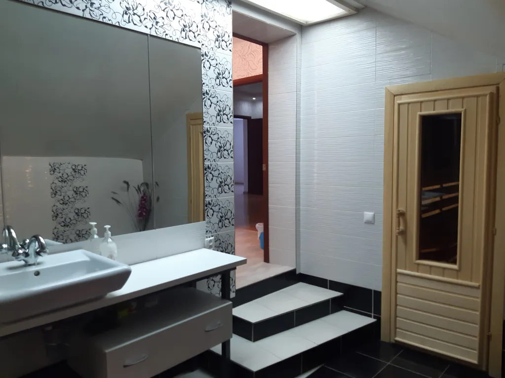 6-комнатный Дом