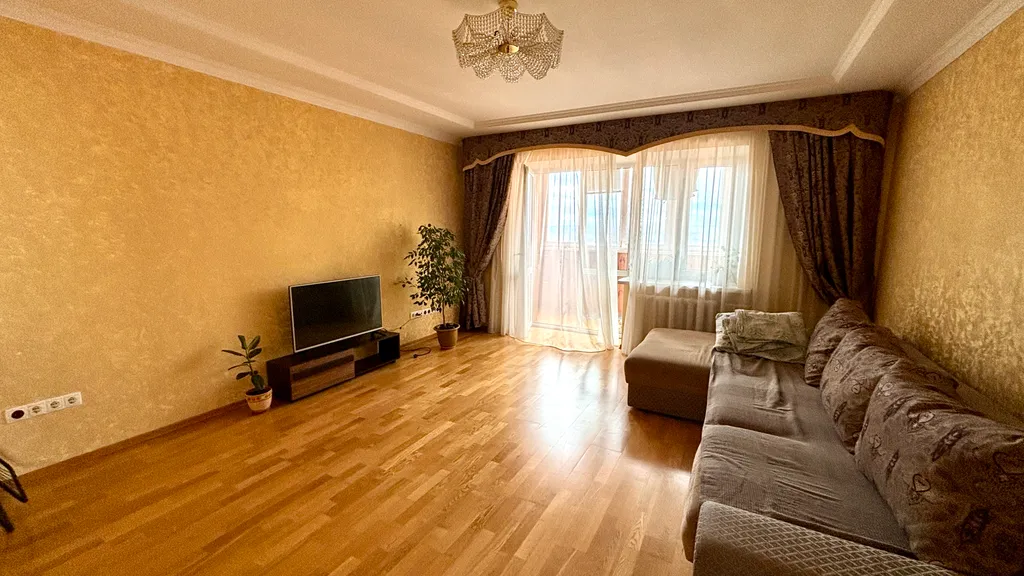 Большая квартира в центре города — аренда посуточно в Уфа