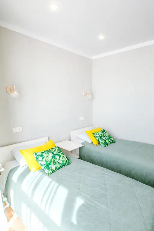 Весна для 6 гостей