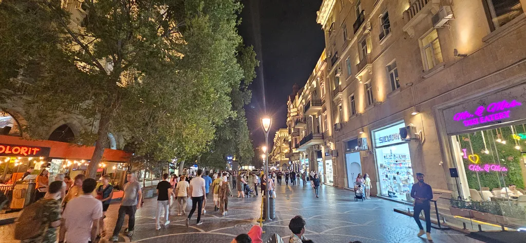 Квартира у ресторана Колорит