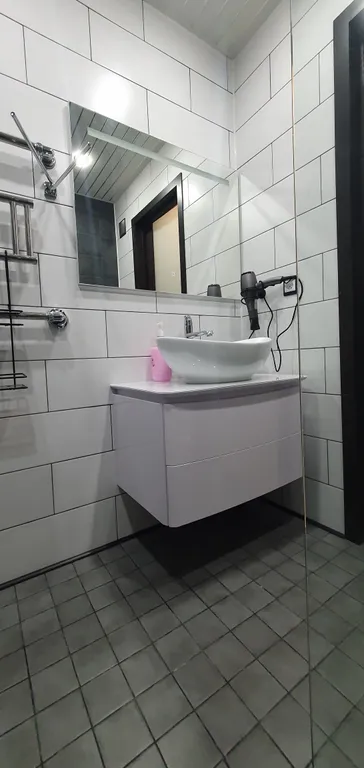 Уютная студия в центре города с видом на озеро