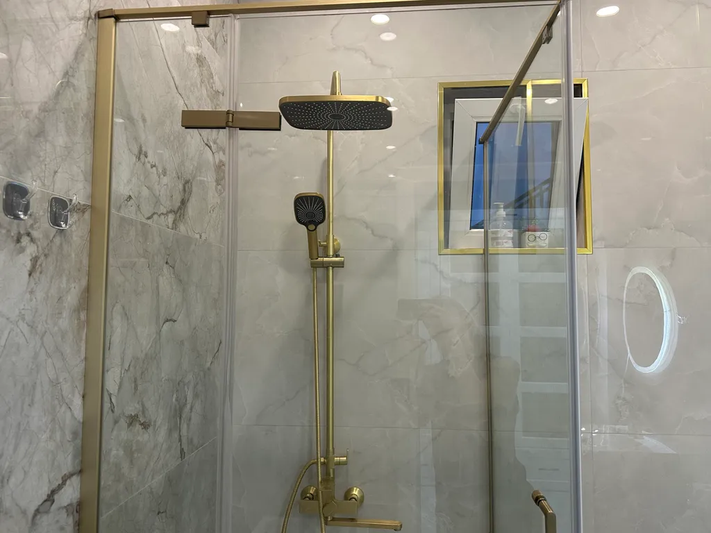 Второй этаж панорамного дома среди вершин