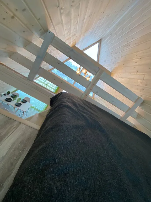 Дом с баней и  чаном у горячего источника