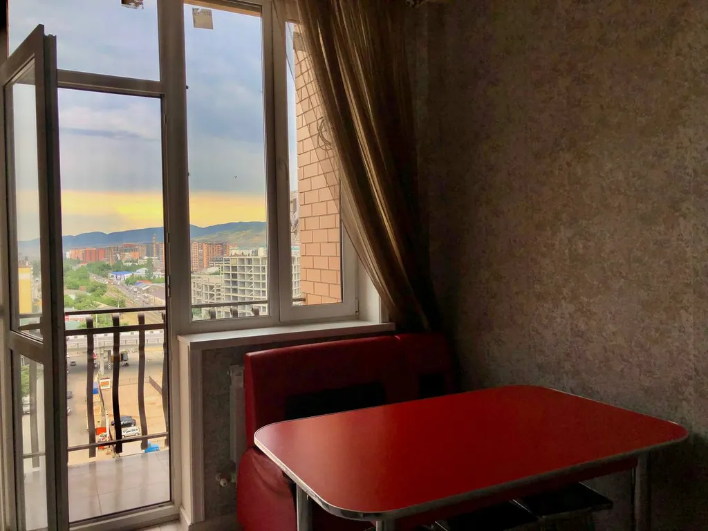 Квартира в центре города с видом на горы и город