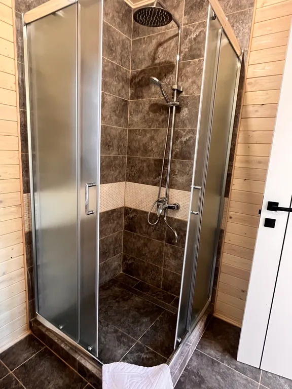 Дом с купелью и баней