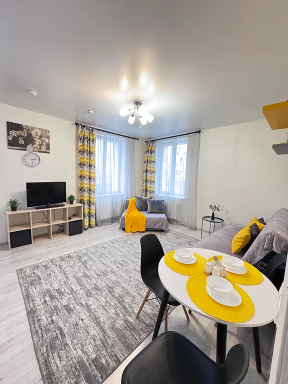 Уютная евро-двухкомнатная квартира у Планеты