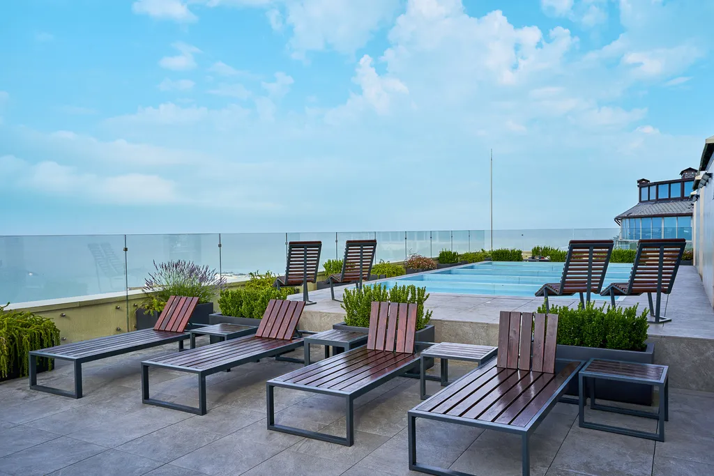 Метрополь ЛаМар (3-х комн люкс) апартаменты с балконом и бассейном на