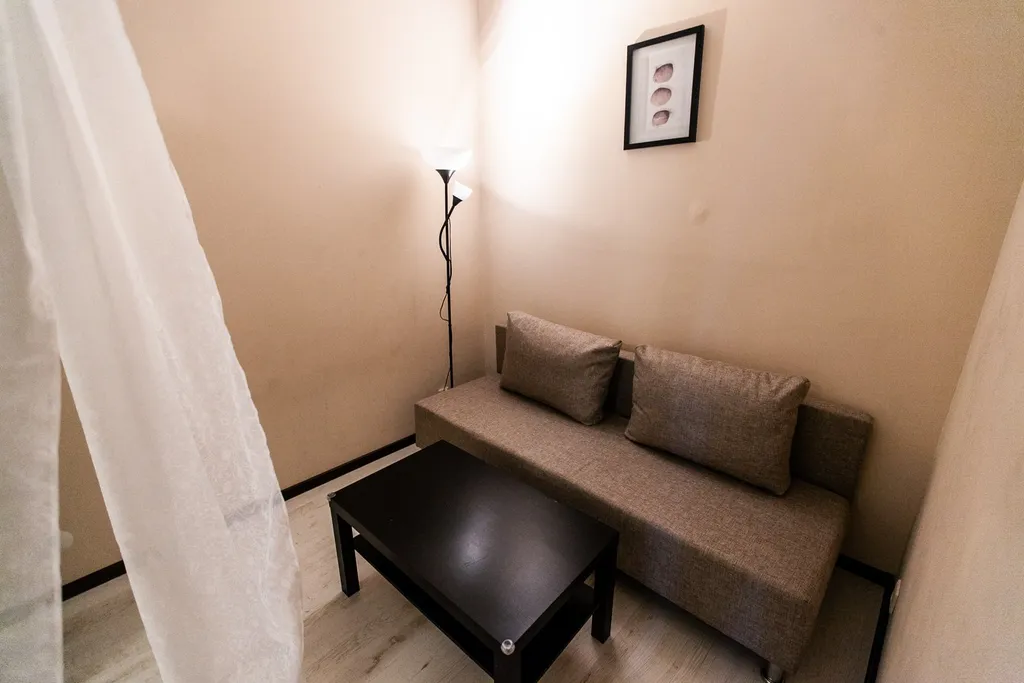 Просторная 1-комнатная квартира напротив ТЦ Обними - Курчатова 72