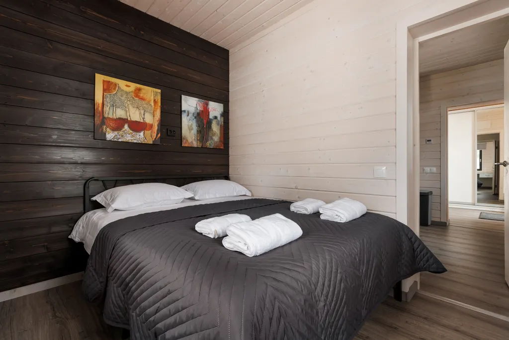 Коттедж Новый комфортабельный дом на берегу лесного озера Маролампи — Стеклянный