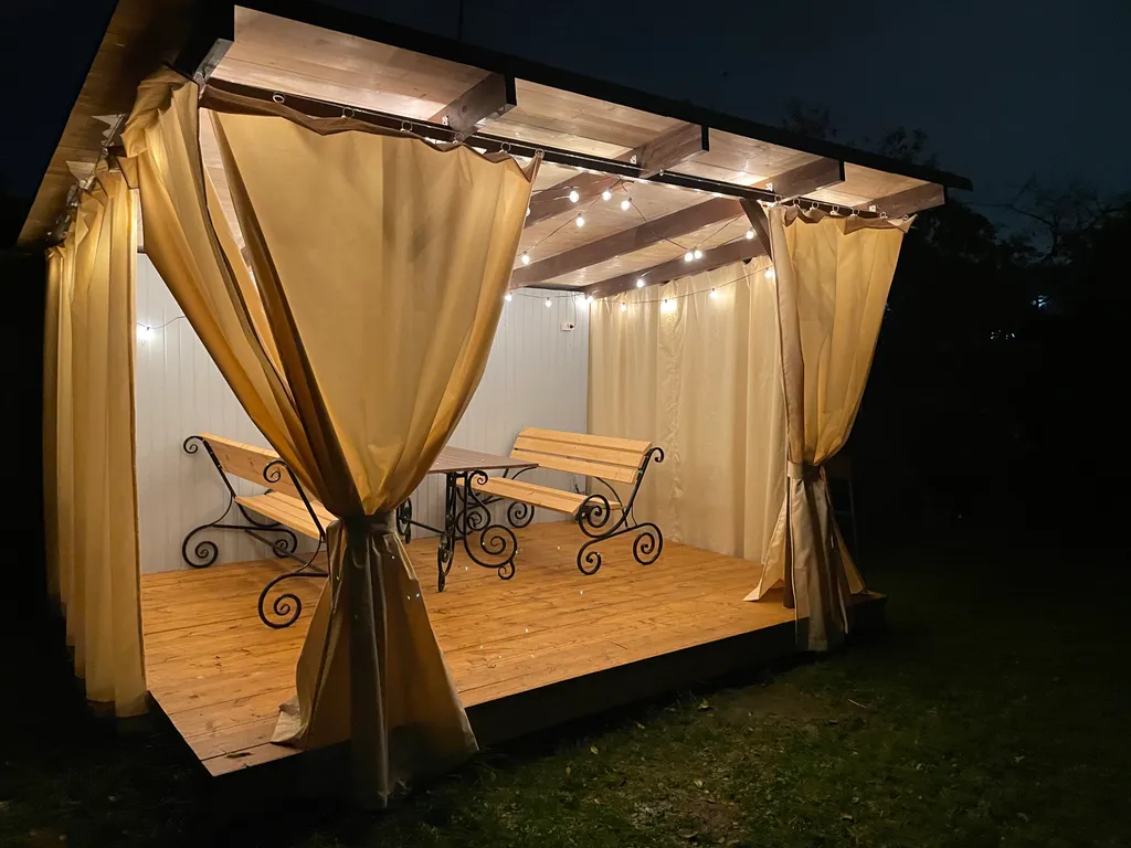 Уютный дом у реки в стиле прованс