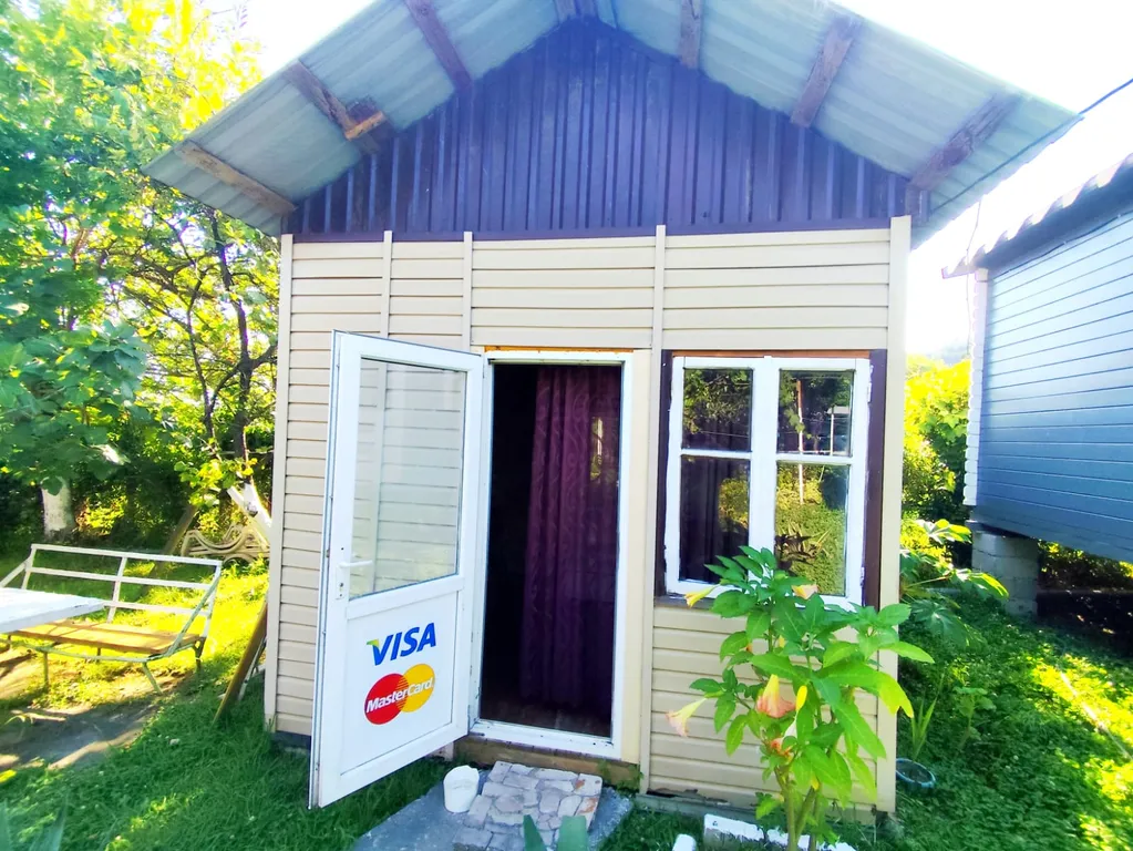 Коттедж Семейный коттедж в саду с видом на горы — Рапица