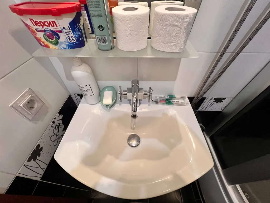 Квартира Уютная светлая студия, центр, ТЦ Вояж, парковка, кафе, аквапарк источник — Тюмень