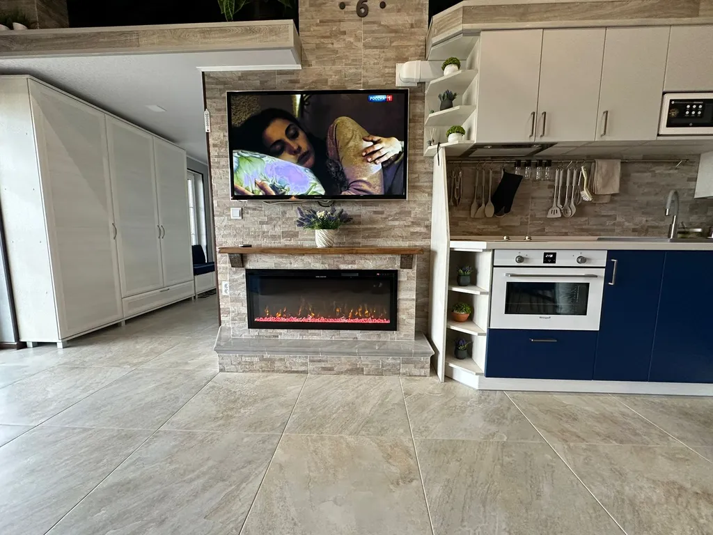 Домик у моря и озера