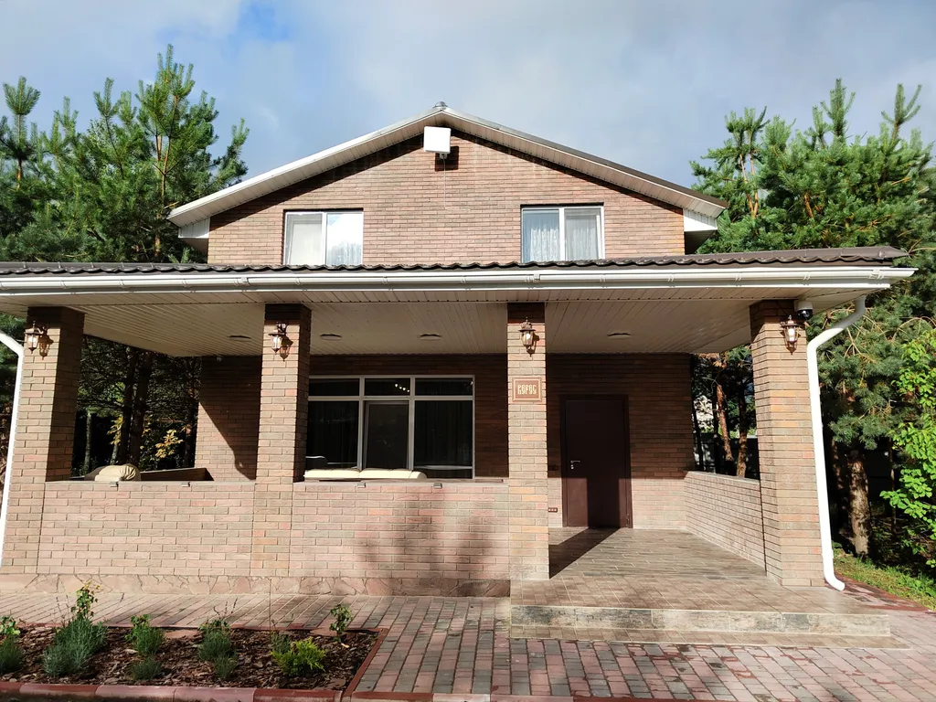 Дом на берегу озера