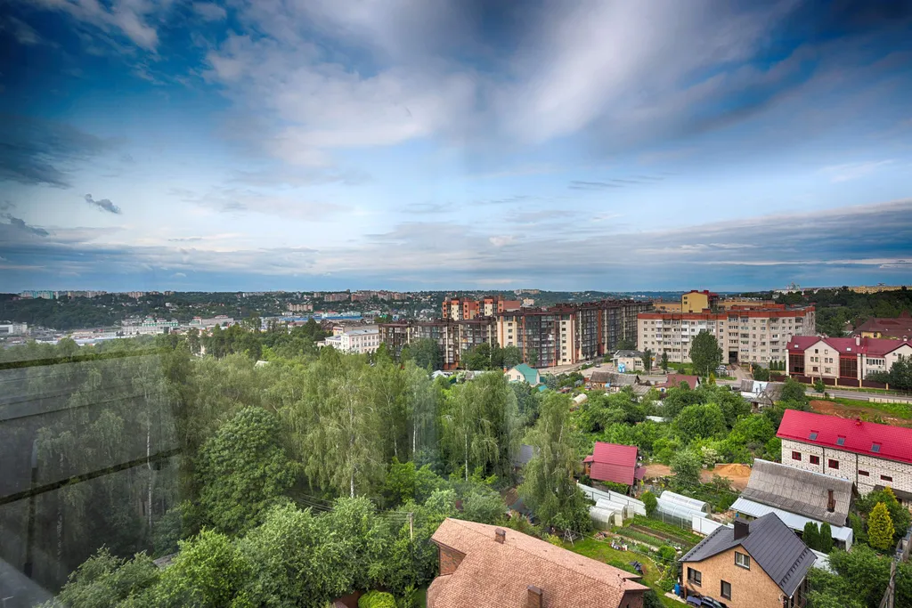 Сканди-шик с сауной и панорамным видом в центре