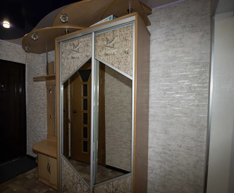 Трёхкомнатная квартира в районе горпарка и ФОК