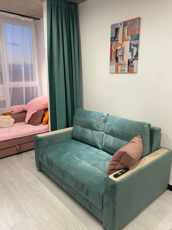 Апартаменты "Пикассо" - индустриальный шик с яркими акцентами