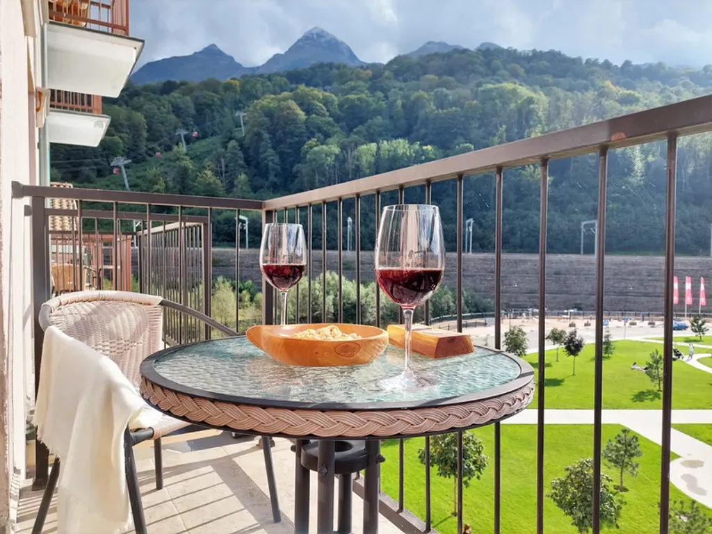 Уютное гнездышко с видом на главную ёлку Красной Поляны