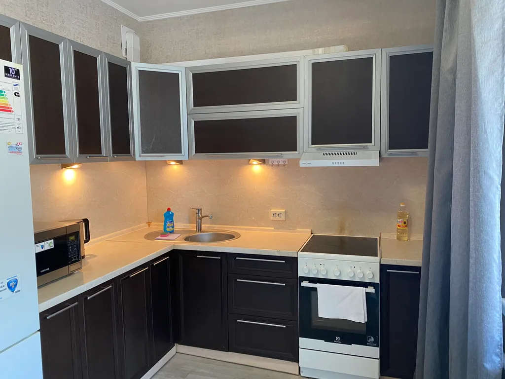 Квартира Квартира 1комн возле Планеты с деревянным балконом — Красноярск