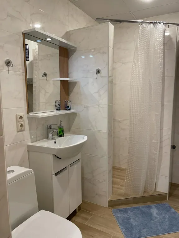 Дом у озера с шикарным видом на закат