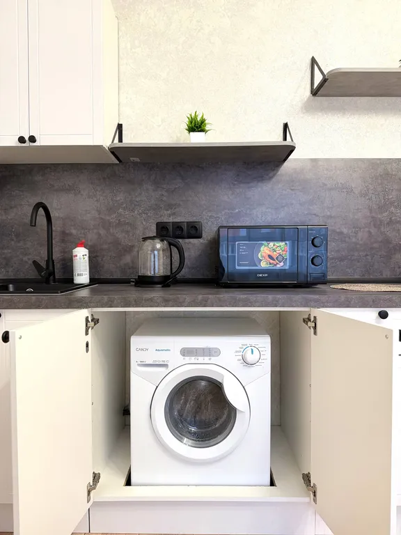 Уютная студия с новым ремонтом с видом на город