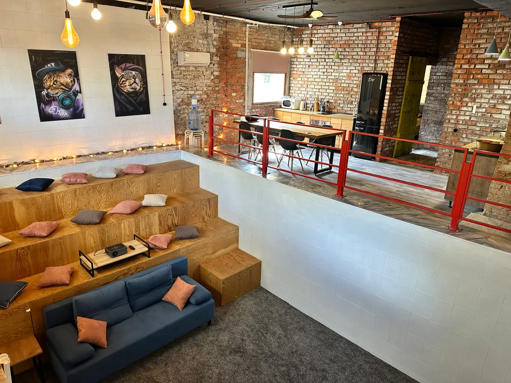 Коттедж Таунхаус с кинотеатром в стиле лофт. 
3 минуты до Волги. Песчаный пляж — аренда посуточно в Тольятти