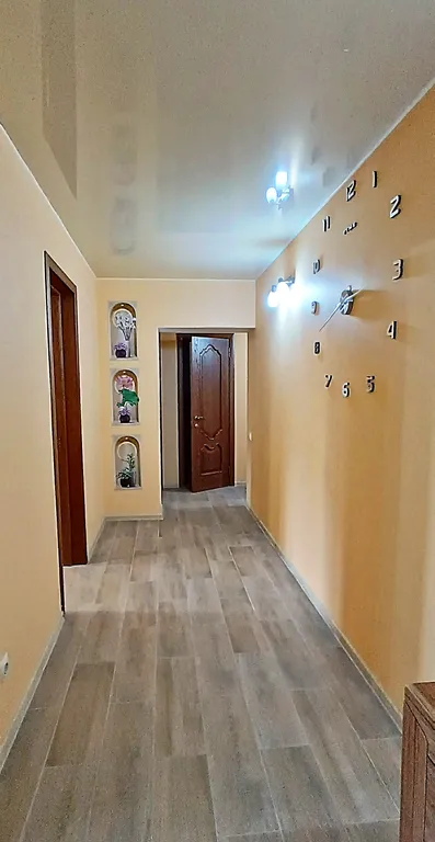 Квартира с видом на набережную и горы