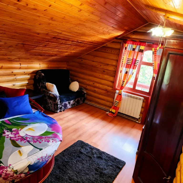 Загородный дом в черте города