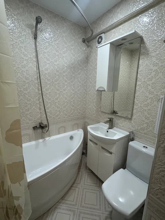 Уютная квартира на первой береговой линии, в центре города