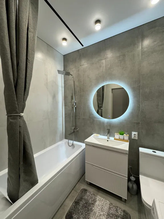 Уютная новая квартира в центре города в 10мин от моря