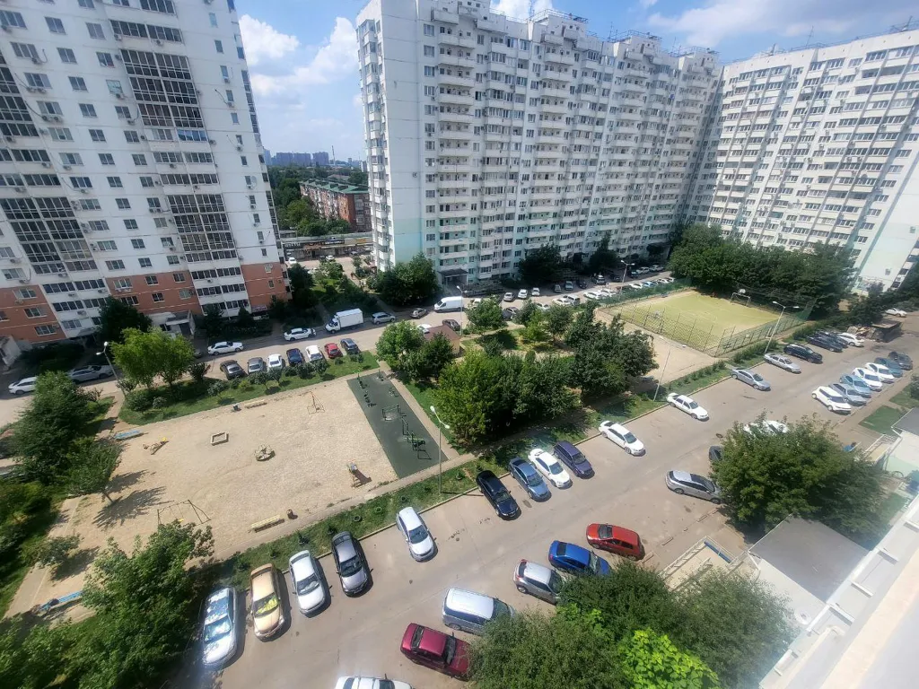 Квартира Квартира Апартамент с балконом и диваном на кухне — Краснодар