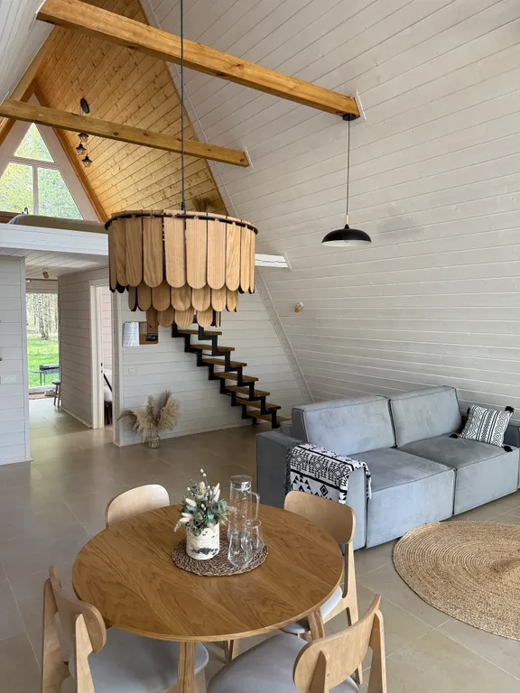 Коттедж Большой треугольный дом 90м2 с завтраком — Куровское