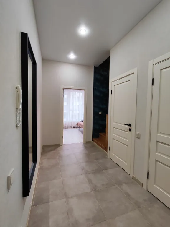 Двухкомнатная двухэтажная квартира в центре города