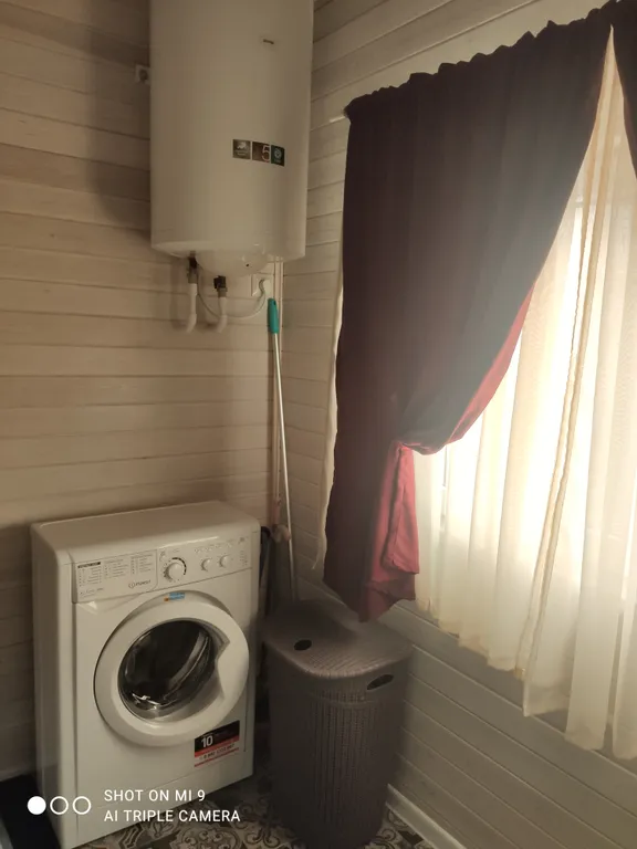 Домик у озера