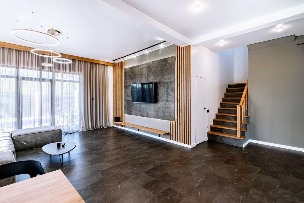 Стильный дом с теплым бассейном и сауной