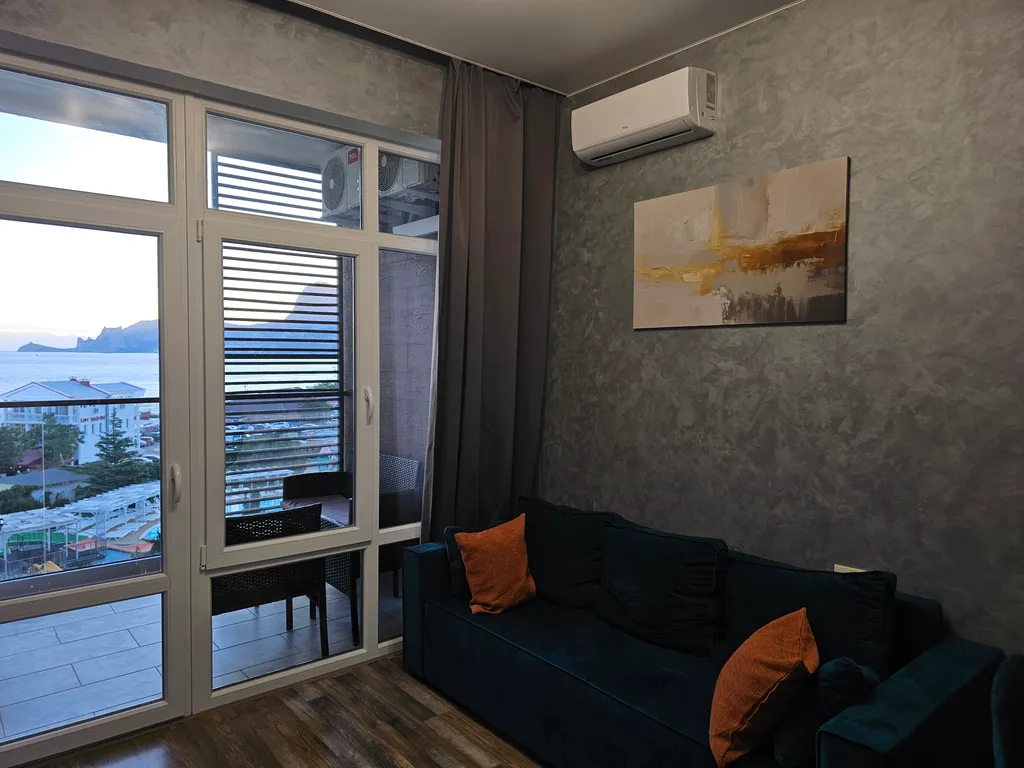 Двухкомнатные апартаменты в апарт-комплексе Атлас с видом на море