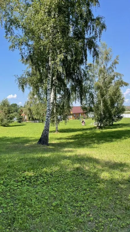 Домик на берегу Оки на территории сельской усадьбы Варежка