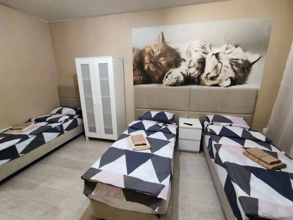 Большая семейная квартира до 5 гостей рядом с Волгой