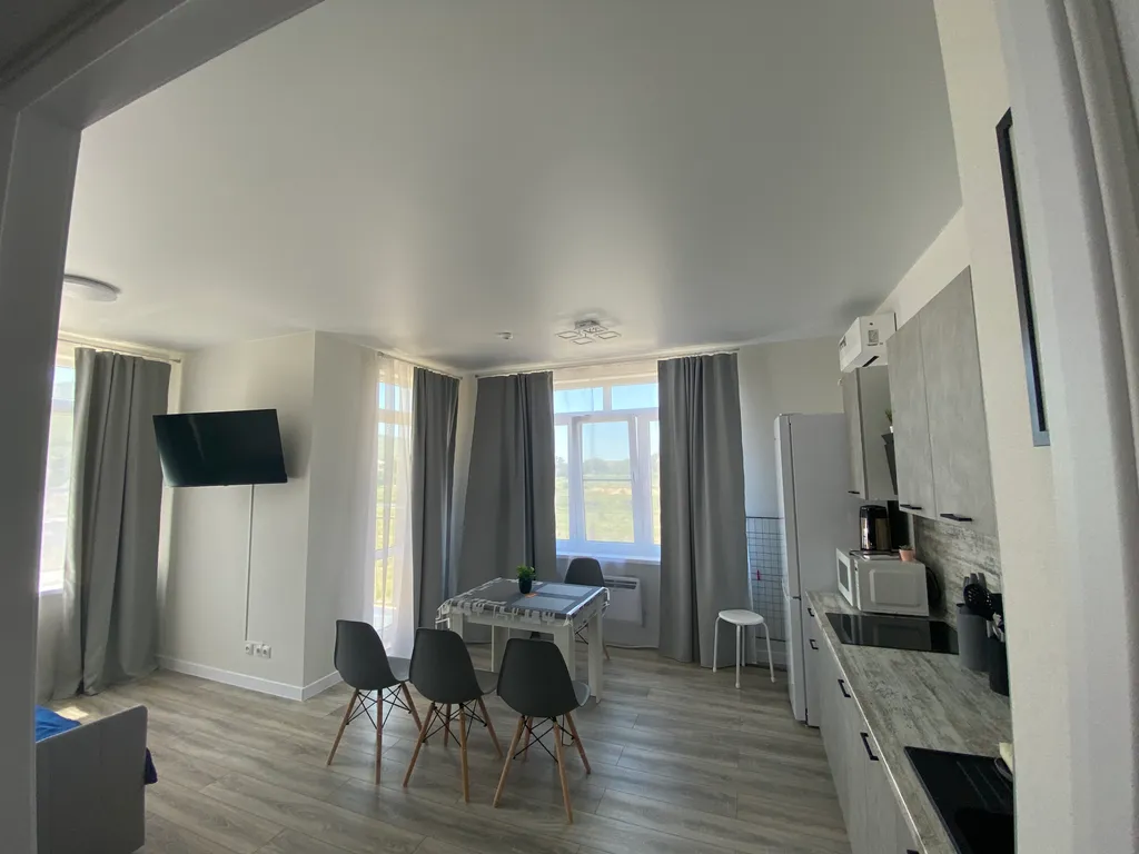 Двухкомнатная квартира с бассейном Holiday House