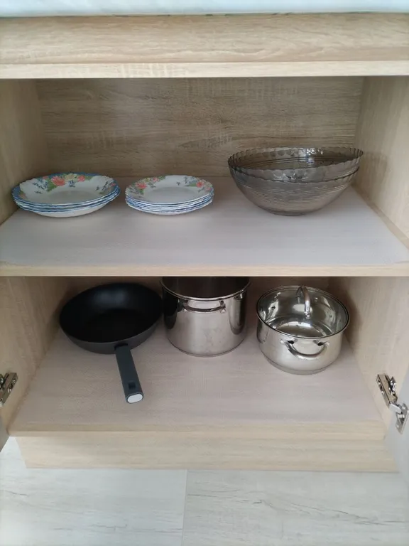 Современная евродвухкомнатная квартира с отдельной спальней в центре