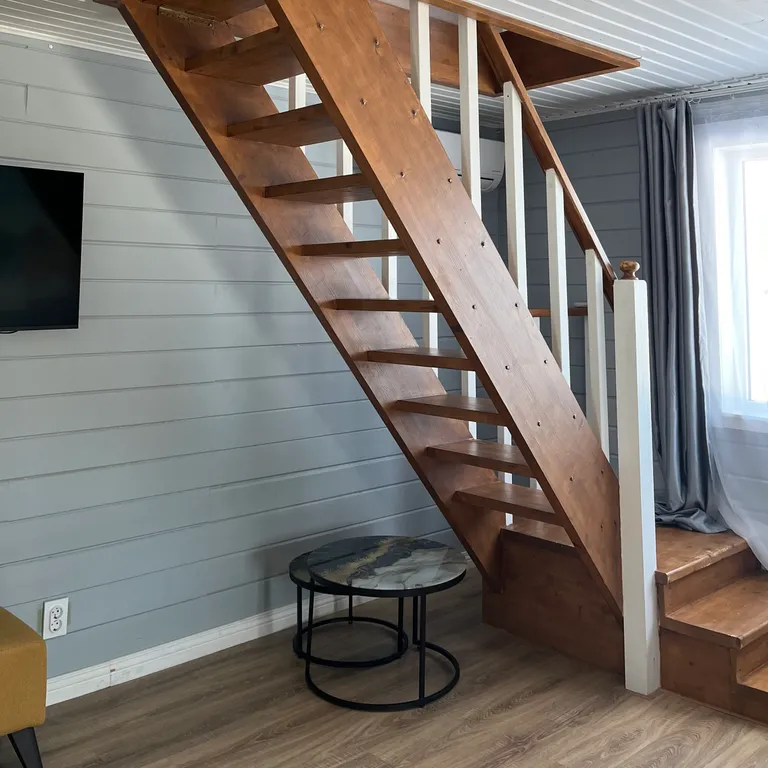 Sampo, двухэтажный дом с гостиной и видом на озеро в Карелии