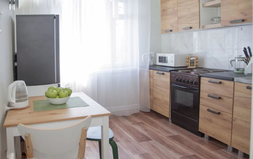 Оснащенная для отдыха и работы квартира около берега Байкала