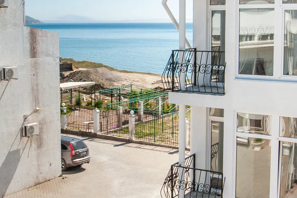 Апартаменты с террасой и боковым видом на море астра 5