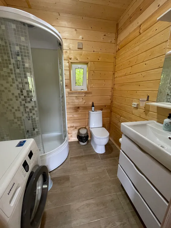 Дом для большой компании с видами на горы и озеро